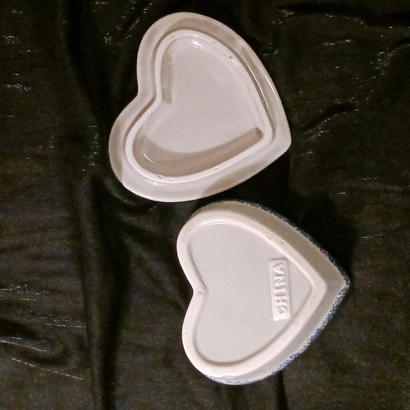 Heart Porcelain Gift or Trinket Box - Picture 4 of 7